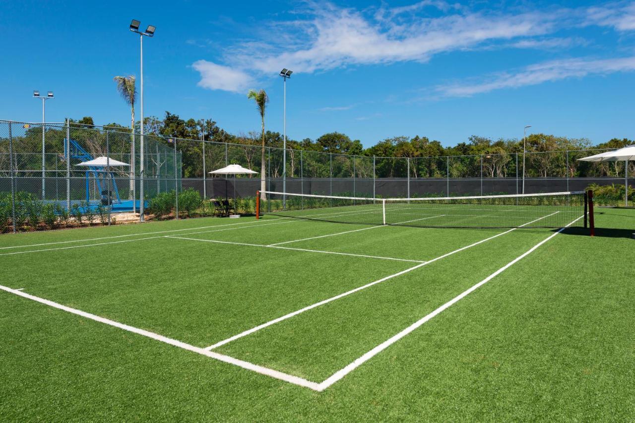 Ocean Eden Bay (Adults Only) Hotell Spring Rises Eksteriør bilde Tennis court at the Club