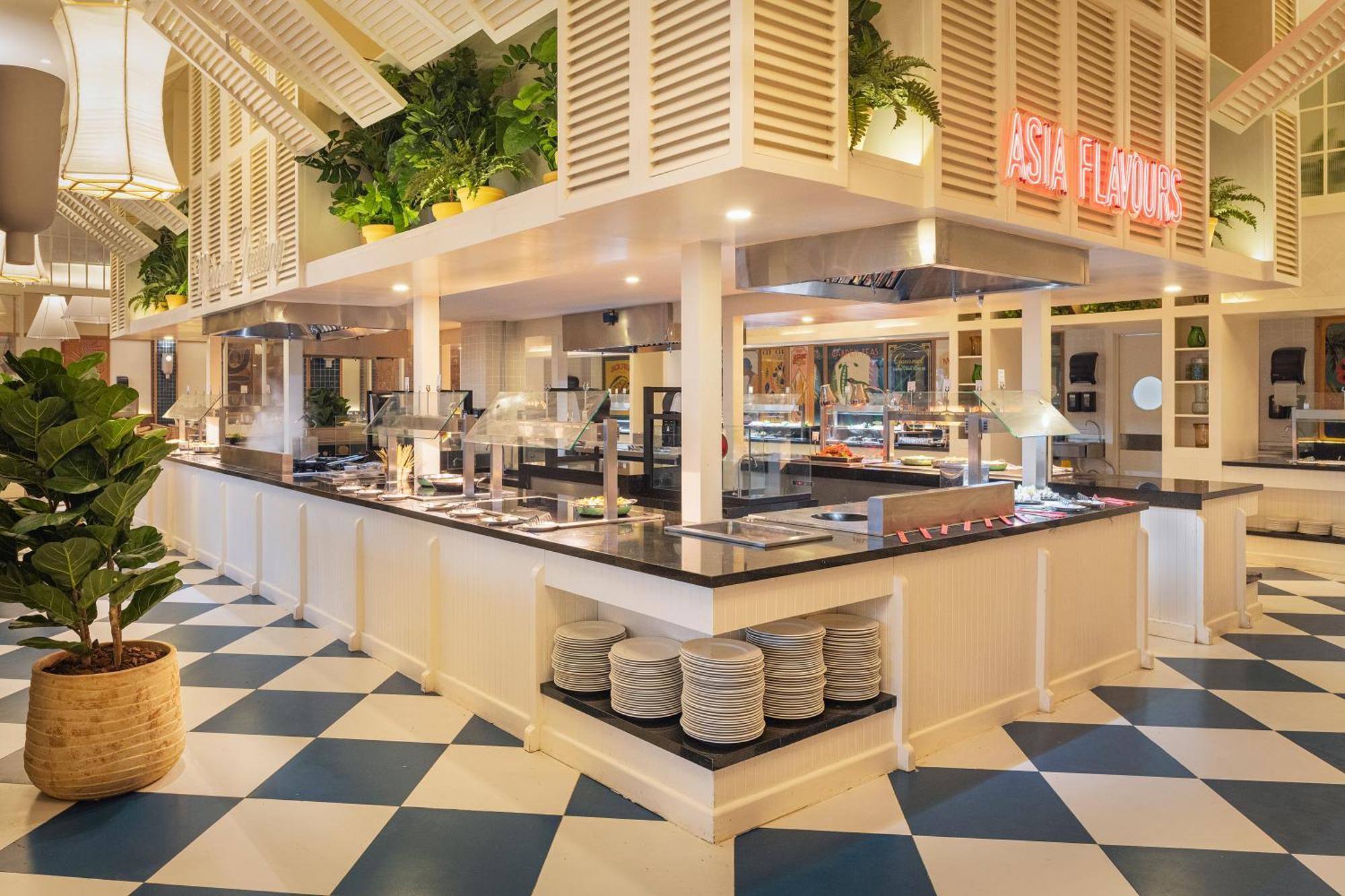 Ocean Eden Bay (Adults Only) Hotell Spring Rises Eksteriør bilde The buffet at the restaurant