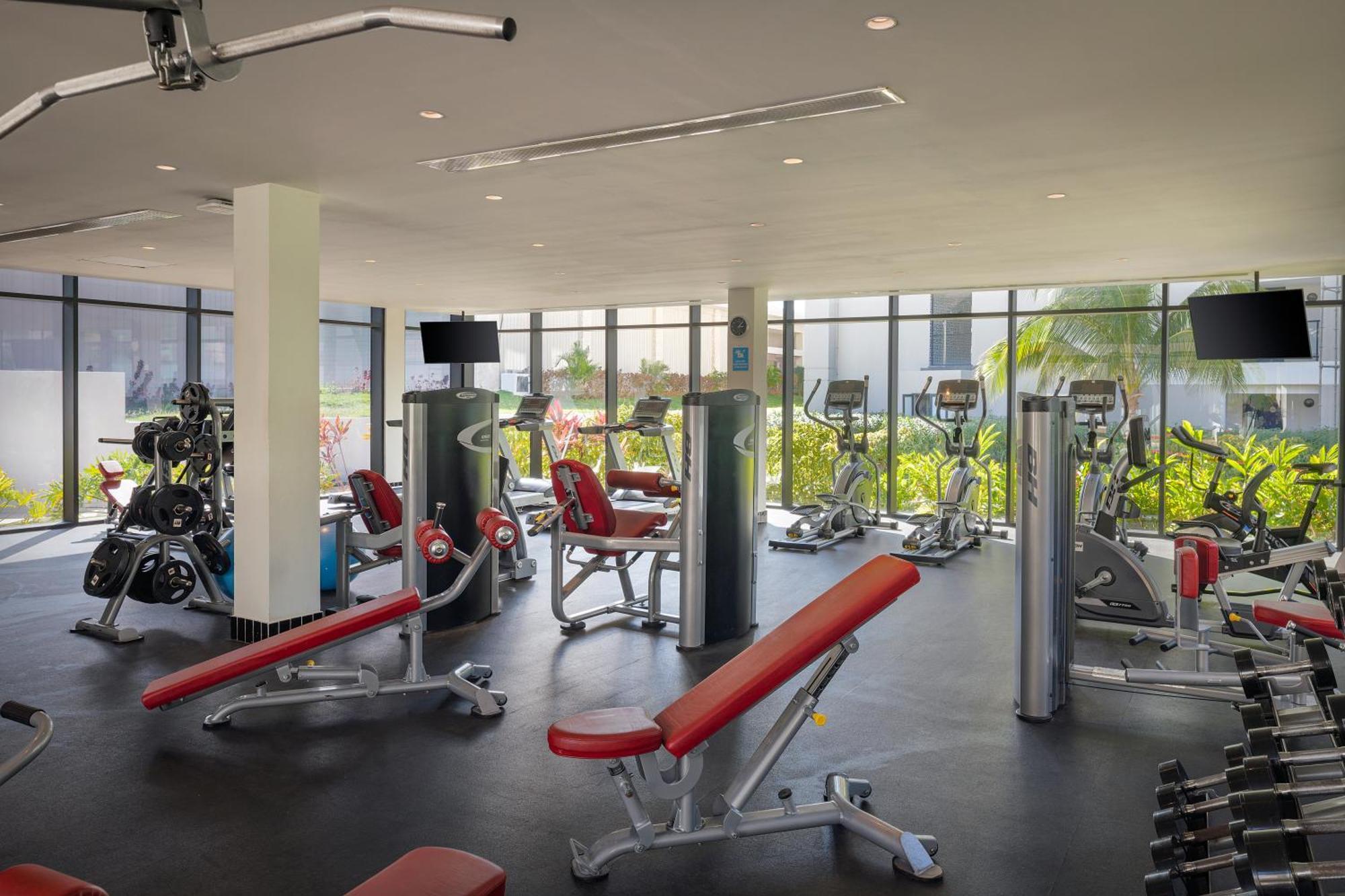 Ocean Eden Bay (Adults Only) Hotell Spring Rises Eksteriør bilde The gym at the hotel